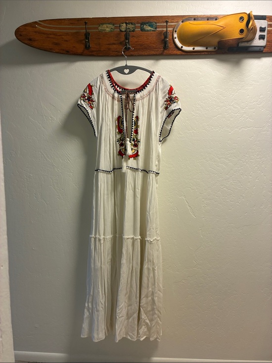 Free People Dresses & Skirts - Free People Maxi Dress with Embroidery Size Small